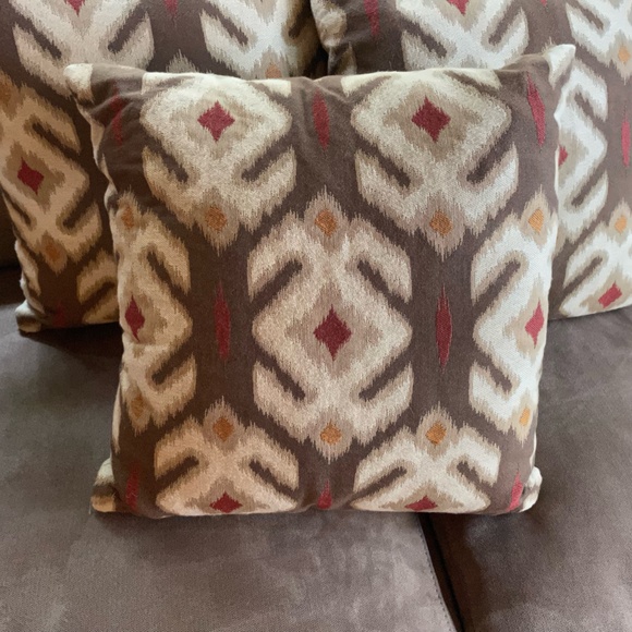 Other - ⭐️ 4 Accent Pillows - Excellent Condition